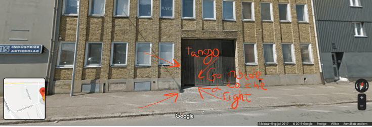 tango favela entrance